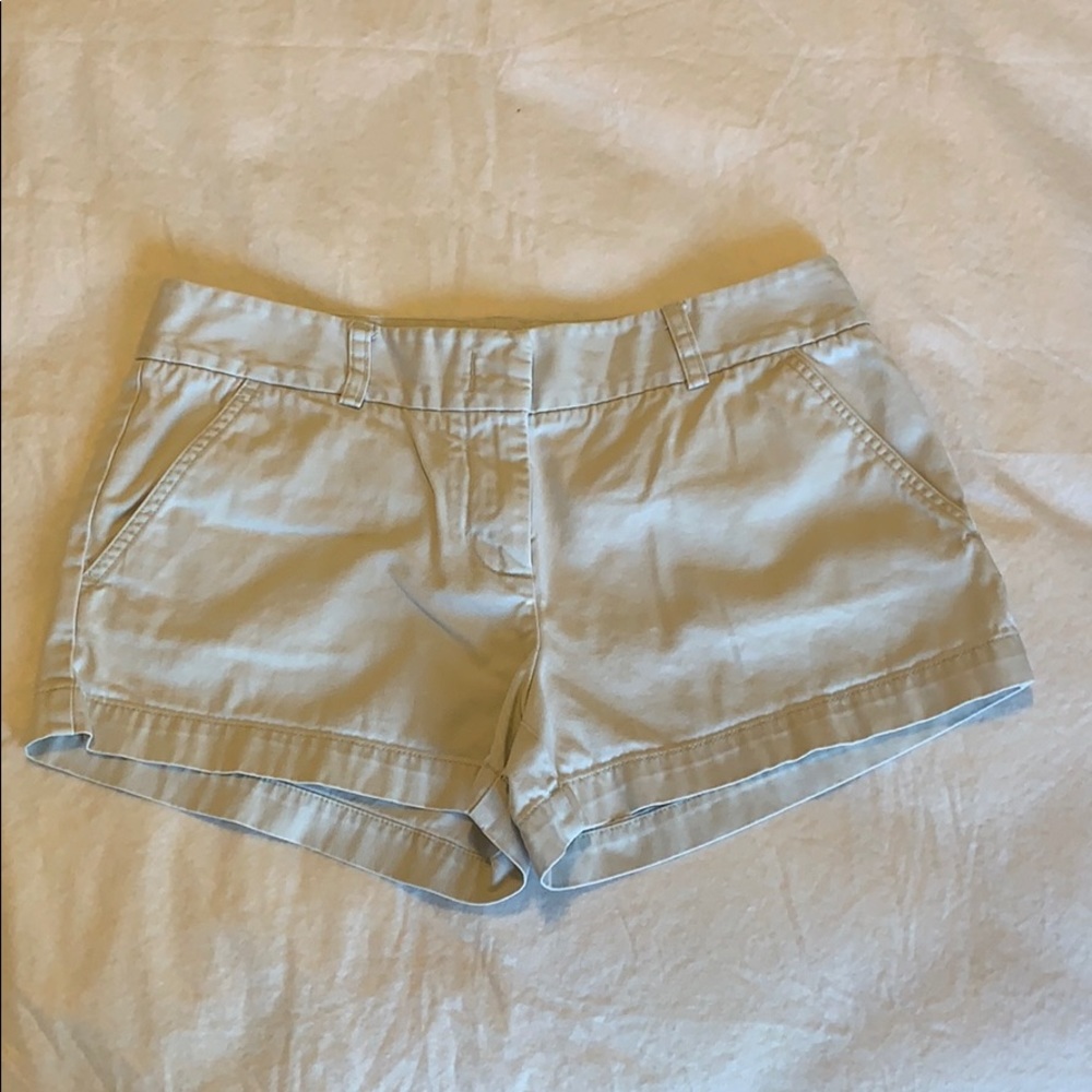 3 for $10🎁 J.Crew women’s khaki shorts